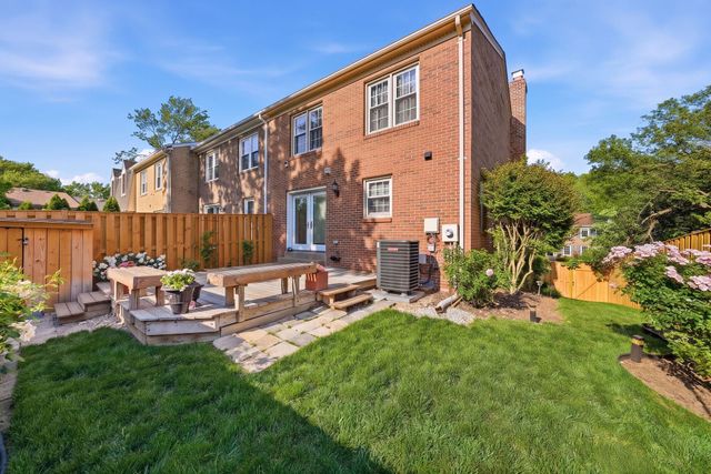 8218 DOCTOR CRAIK CT, Alexandria, VA 22306