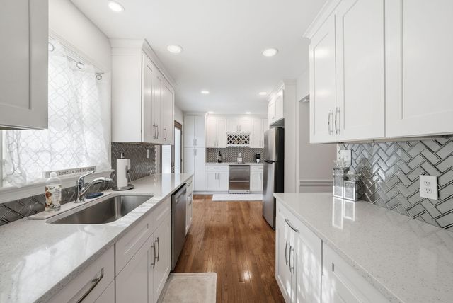8218 DOCTOR CRAIK CT, Alexandria, VA 22306