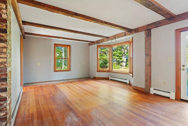 19 Johnson Drive, Newmarket, NH 03857