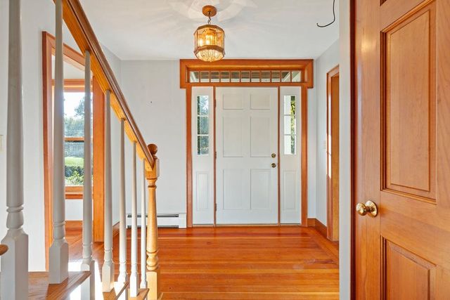 19 Johnson Drive, Newmarket, NH 03857