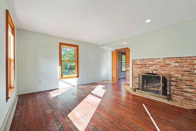 19 Johnson Drive, Newmarket, NH 03857