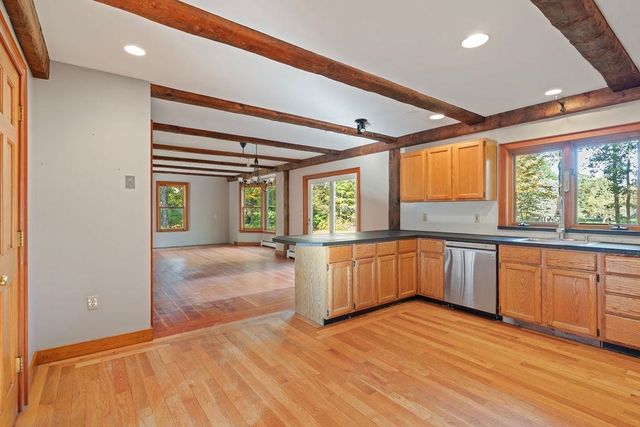 19 Johnson Drive, Newmarket, NH 03857