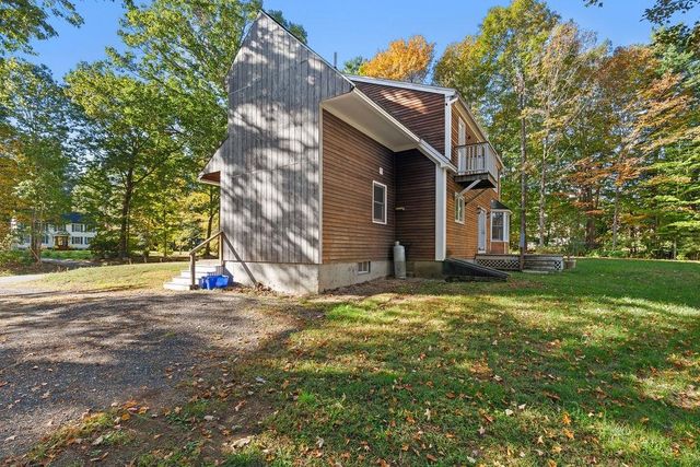 19 Johnson Drive, Newmarket, NH 03857