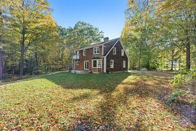 19 Johnson Drive, Newmarket, NH 03857