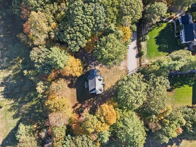 19 Johnson Drive, Newmarket, NH 03857