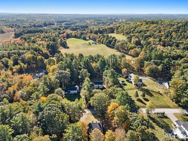 19 Johnson Drive, Newmarket, NH 03857