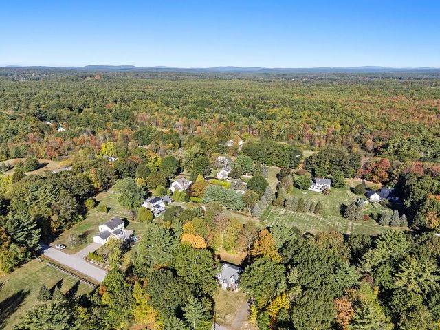 19 Johnson Drive, Newmarket, NH 03857