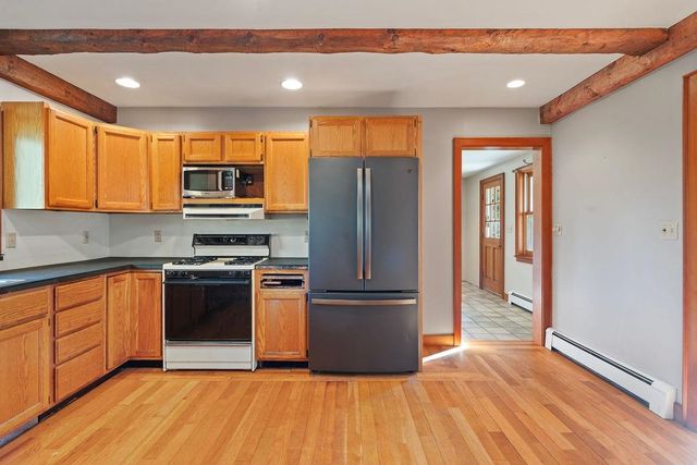 19 Johnson Drive, Newmarket, NH 03857