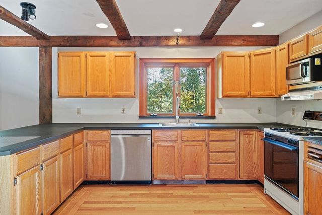 19 Johnson Drive, Newmarket, NH 03857