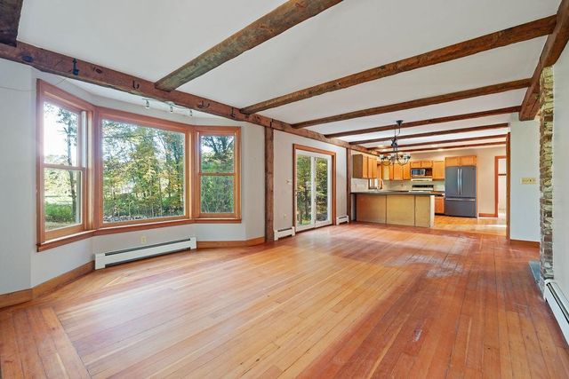 19 Johnson Drive, Newmarket, NH 03857