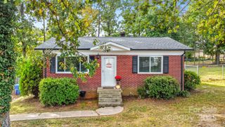 1763 1st Avenue NW, Hickory, NC 28601