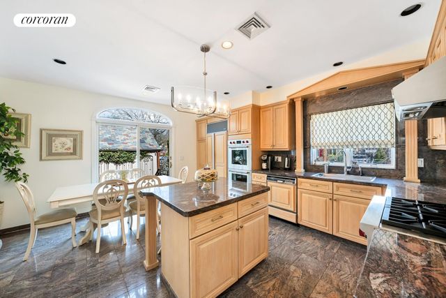 7920 COLONIAL Road, New York City, NY 11209