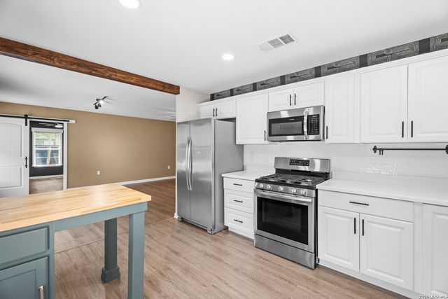 9816 MEADOW HL, Converse, TX 78109
