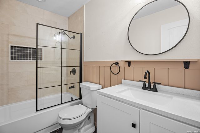 9816 MEADOW HL, Converse, TX 78109