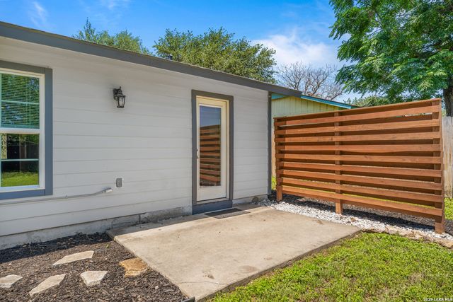 9816 MEADOW HL, Converse, TX 78109