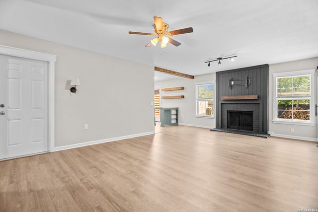 9816 MEADOW HL, Converse, TX 78109