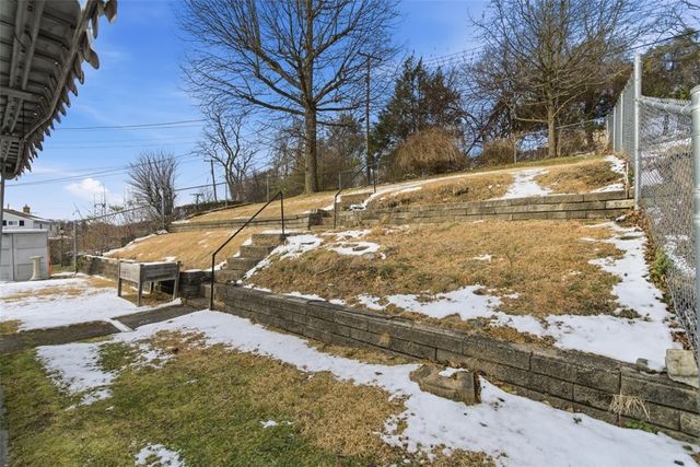 1241 PLEASANTVUE DR, Baldwin Boro, PA 15227