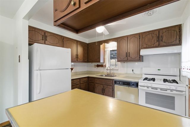 1241 PLEASANTVUE DR, Baldwin Boro, PA 15227