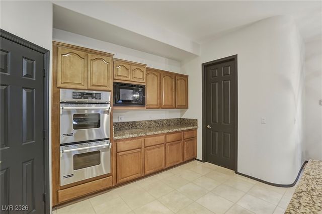 721 Sir James Bridge Way, Las Vegas, NV 89145