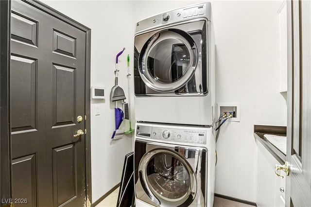 721 Sir James Bridge Way, Las Vegas, NV 89145