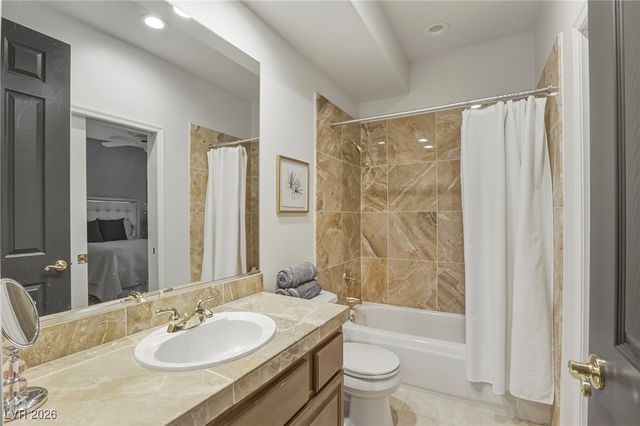 721 Sir James Bridge Way, Las Vegas, NV 89145