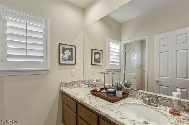 721 Sir James Bridge Way, Las Vegas, NV 89145