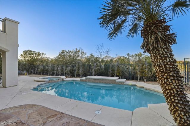 721 Sir James Bridge Way, Las Vegas, NV 89145