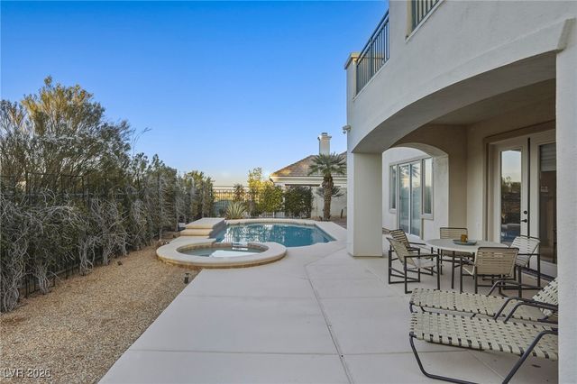 721 Sir James Bridge Way, Las Vegas, NV 89145