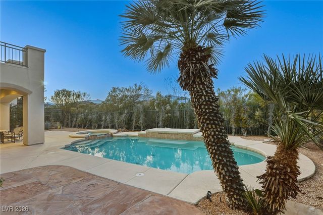 721 Sir James Bridge Way, Las Vegas, NV 89145