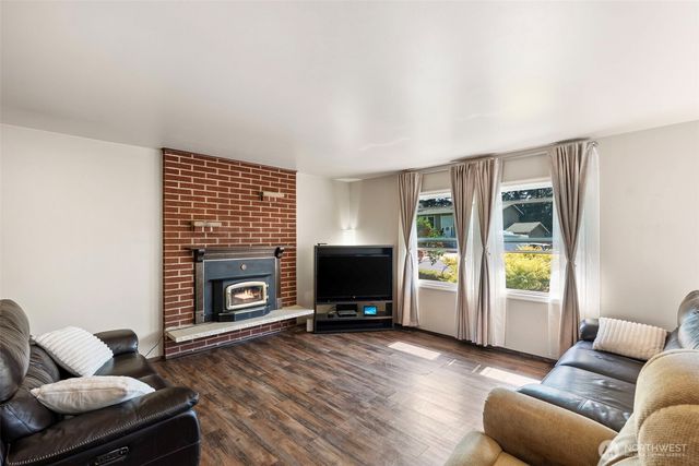 1312 E Hope Street, Bremerton, WA 98310