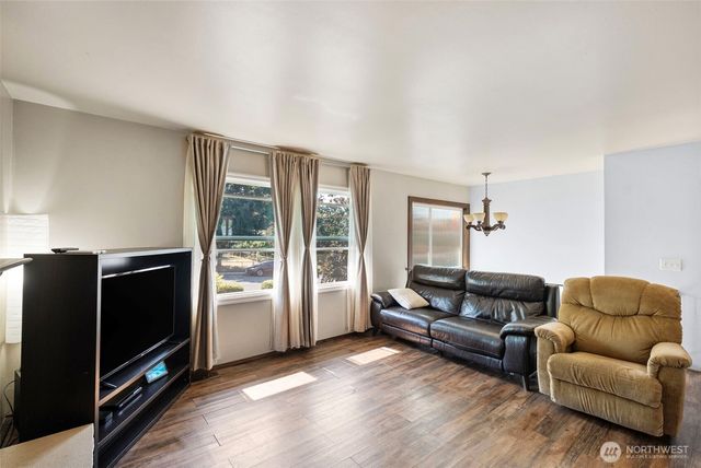 1312 E Hope Street, Bremerton, WA 98310