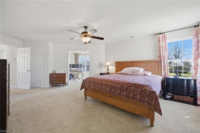 4829 Hook LN, Virginia Beach, VA 23455