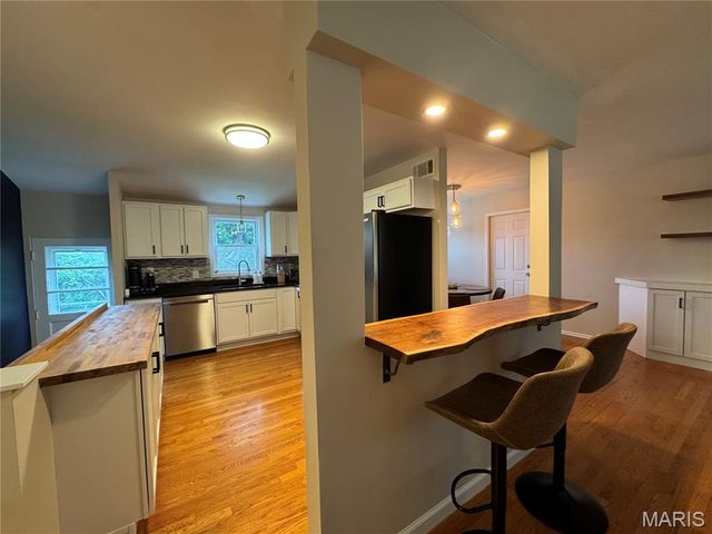 308 Twinview Terrace, Ballwin, MO 63011