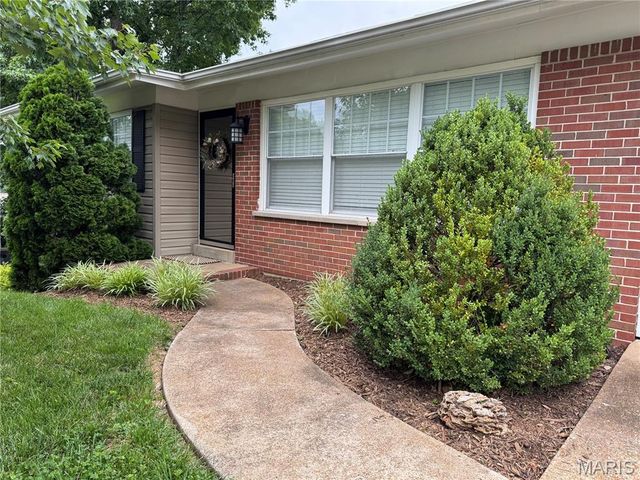 308 Twinview Terrace, Ballwin, MO 63011