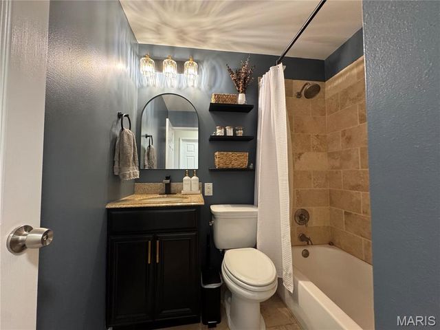 308 Twinview Terrace, Ballwin, MO 63011