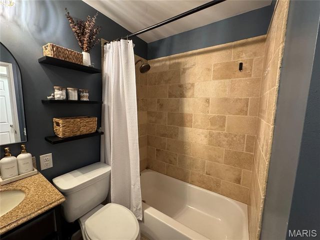 308 Twinview Terrace, Ballwin, MO 63011