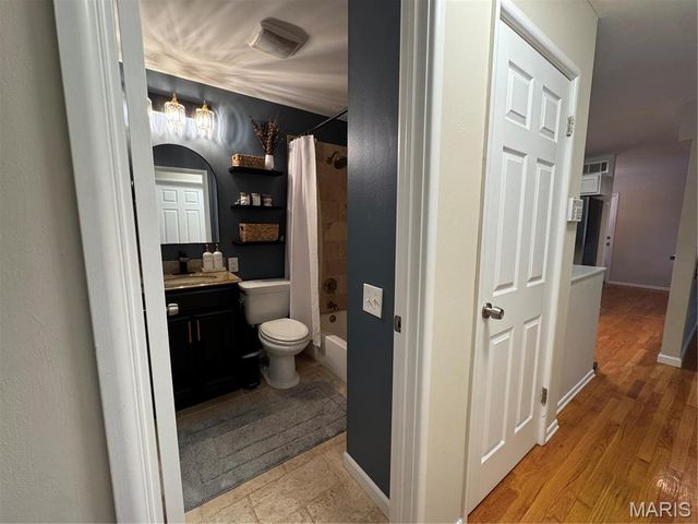 308 Twinview Terrace, Ballwin, MO 63011