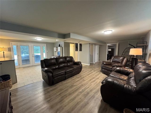 308 Twinview Terrace, Ballwin, MO 63011
