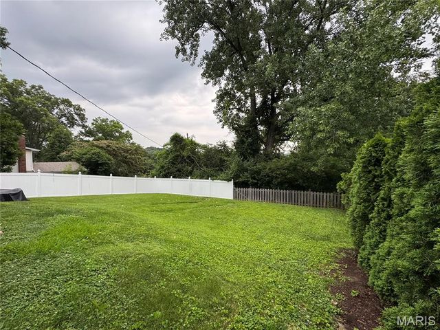 308 Twinview Terrace, Ballwin, MO 63011