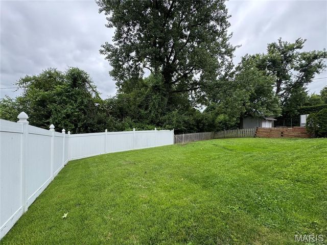 308 Twinview Terrace, Ballwin, MO 63011