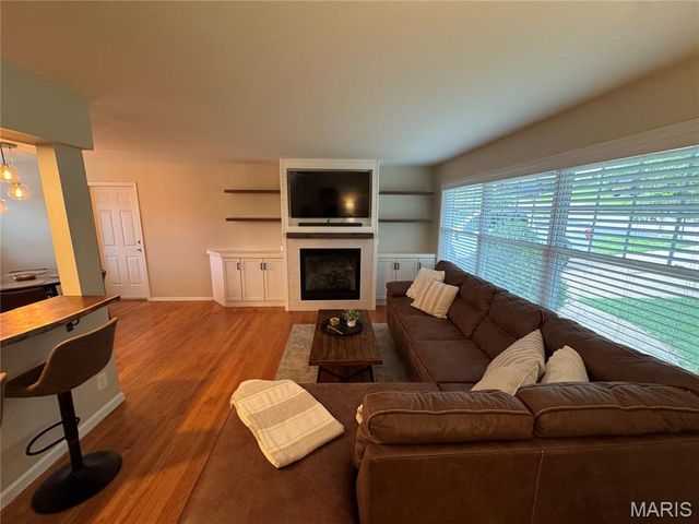 308 Twinview Terrace, Ballwin, MO 63011