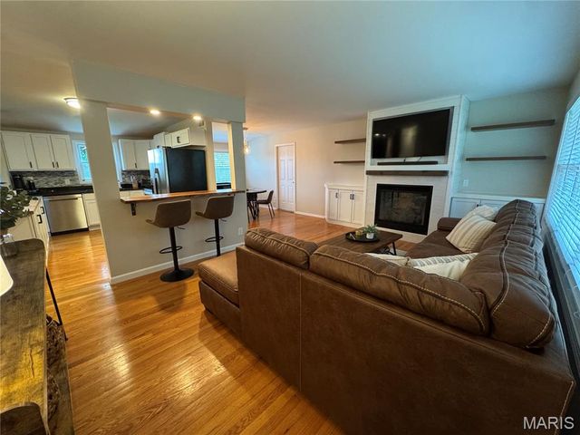308 Twinview Terrace, Ballwin, MO 63011