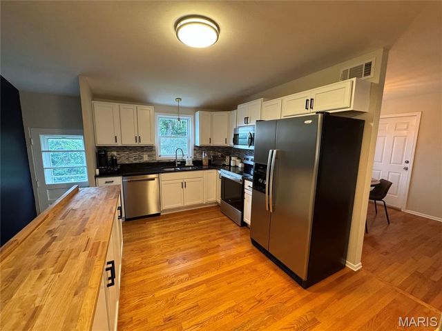 308 Twinview Terrace, Ballwin, MO 63011