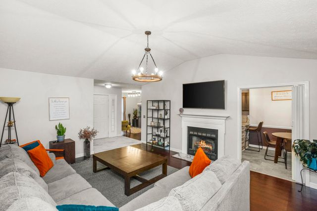 2010 Alice Springs Ct, Mount Juliet, TN 37122