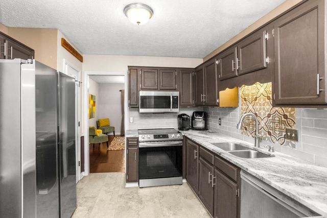 2010 Alice Springs Ct, Mount Juliet, TN 37122