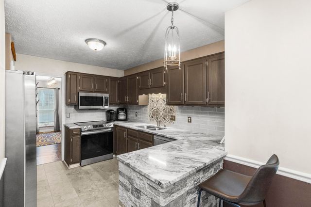 2010 Alice Springs Ct, Mount Juliet, TN 37122