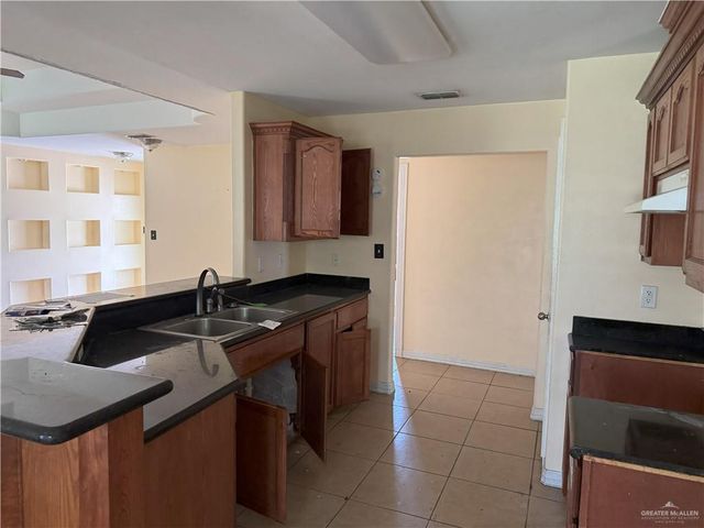 1711 Texas Avenue, San Juan, TX 78589