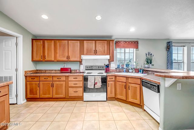 2406 W WHITE SPAR Road, New River, AZ 85087