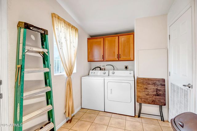 2406 W WHITE SPAR Road, New River, AZ 85087