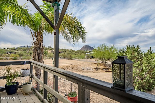 2406 W WHITE SPAR Road, New River, AZ 85087